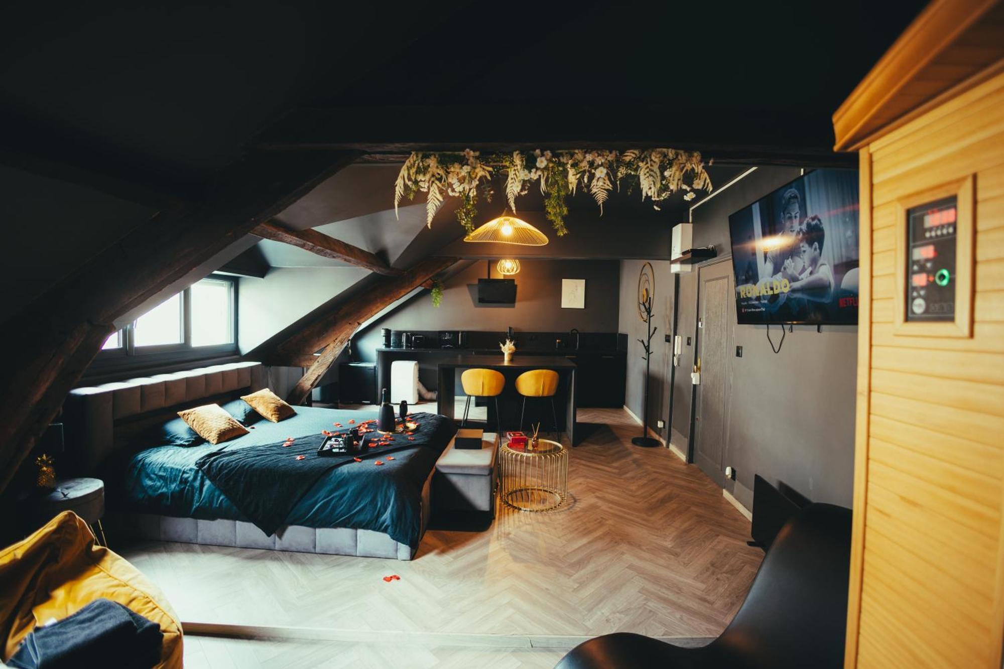 La Marble Room - Suite Balneo & Sauna 昂热 外观 照片