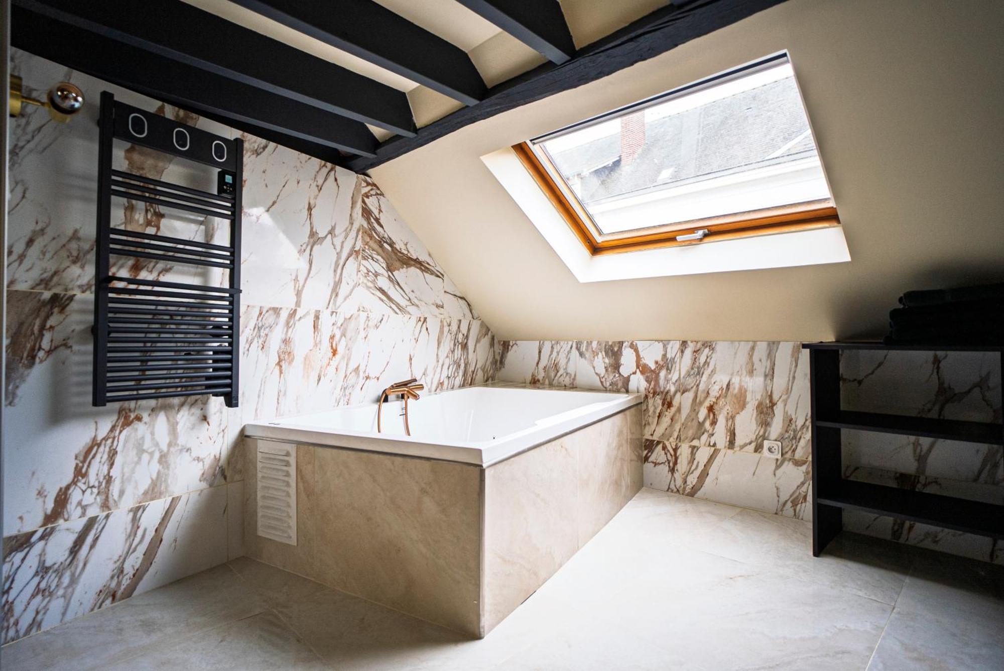 La Marble Room - Suite Balneo & Sauna 昂热 外观 照片